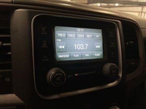 Used 2018 RAM 1500 Express w/ Express Value Package AWD/4WD image 18