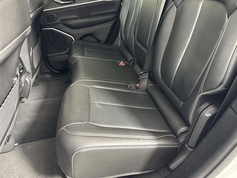 Used 2022 Jeep Grand Cherokee Limited 4xe image 11