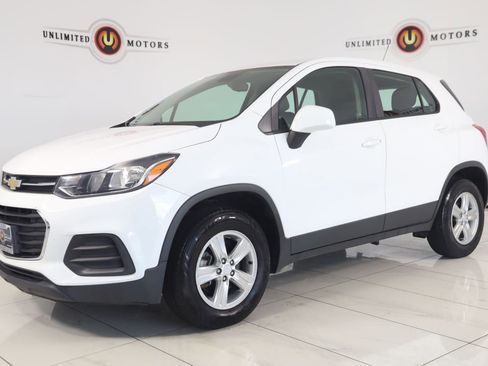 Used 2019 Chevrolet Trax LS AWD/4WD image 30