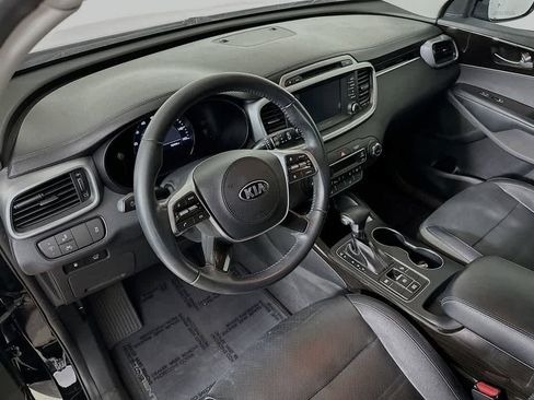 Used 2019 Kia Sorento EX FWD image 2
