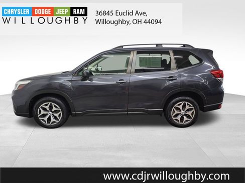 Used 2019 Subaru Forester Premium w/ All-Weather Package AWD/4WD image 5