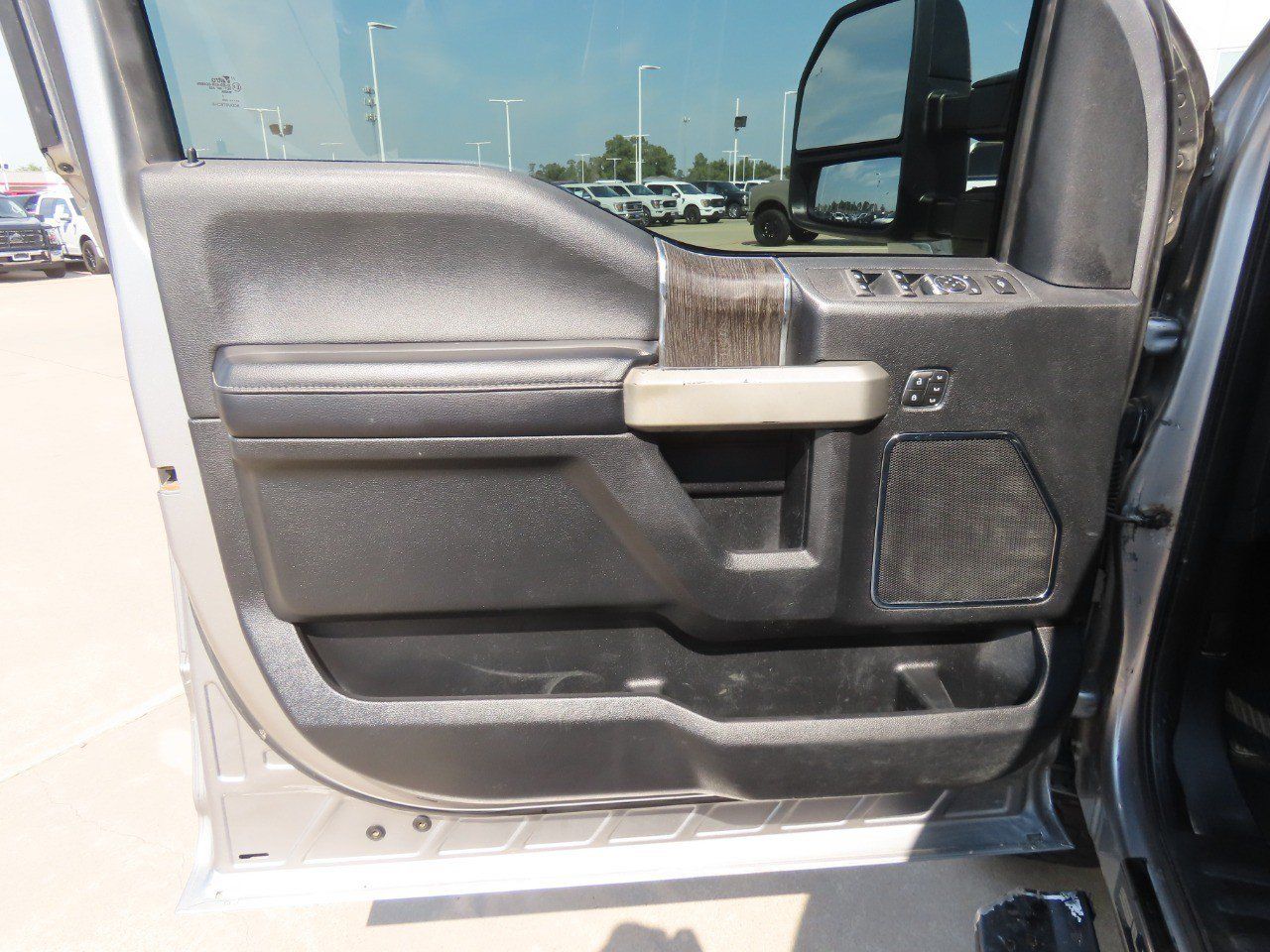 Used 2020 Ford F250 Lariat AWD/4WD image 25