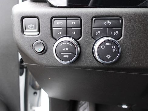 Used 2023 GMC Sierra 1500 SLE w/ X31 Off-Road Package AWD/4WD image 56