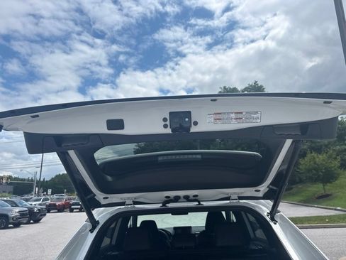 Used 2023 Toyota RAV4 SE w/ Convenience Package AWD/4WD image 7