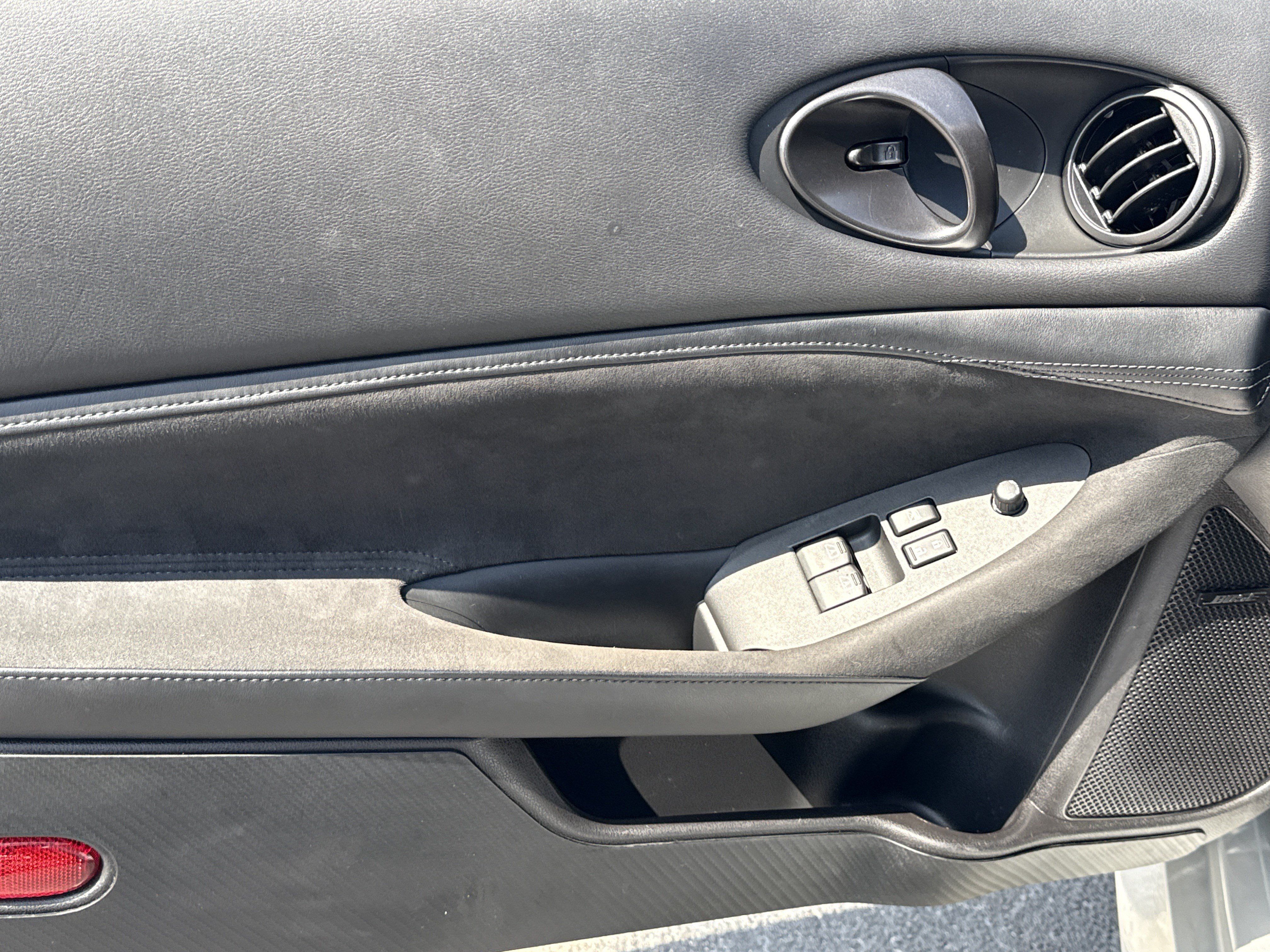 Used 2025 Nissan Z Performance w/ Floor Mat Package RWD image 13