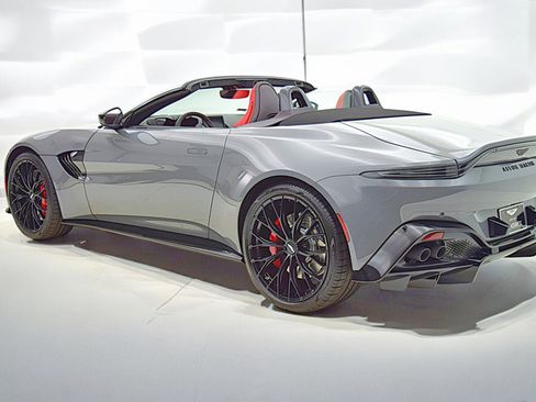 Used 2023 Aston Martin V8 Vantage Roadster image 6