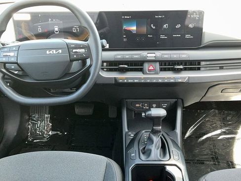 Used 2025 Kia K4 LXS image 20