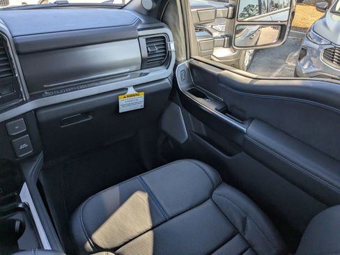 New 2026 Ford F350 Platinum w/ FX4 Off-Road Package image 18