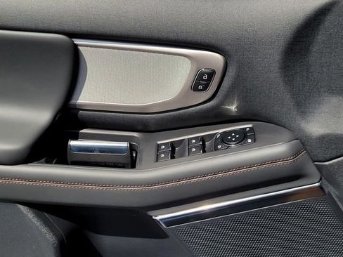 New 2025 Ford Expedition Active image 23