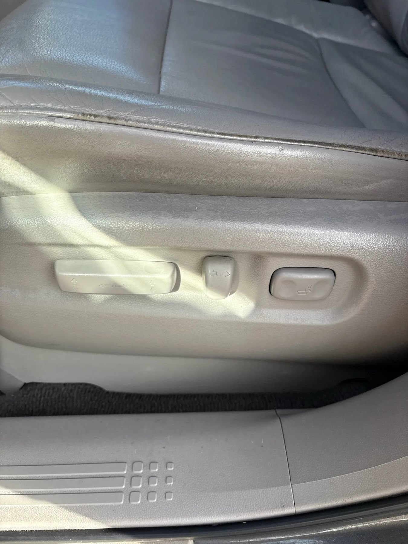 Used 2011 Honda Pilot EX-L image 12