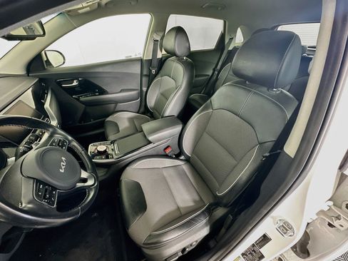 Used 2022 Kia Niro EX FWD image 13