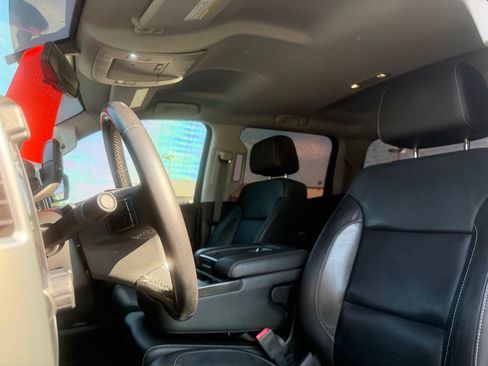 Used 2018 Chevrolet Silverado 1500 LT w/ LT Convenience Package RWD image 15