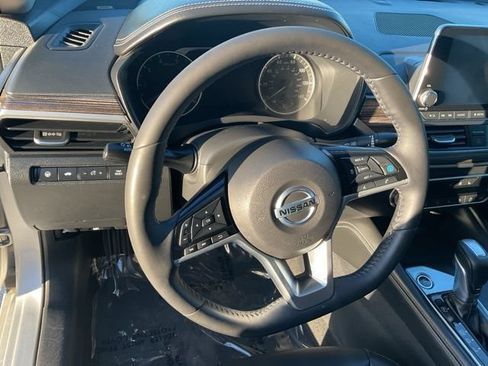 Used 2019 Nissan Altima 2.5 SL FWD image 15