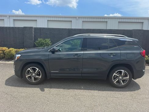 Used 2021 GMC Terrain SLT FWD image 3