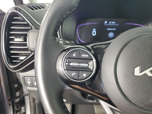 Used 2023 Kia Soul EX image 25