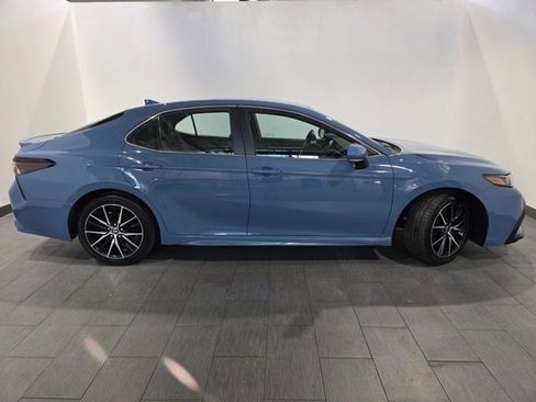 Used 2024 Toyota Camry SE image 6