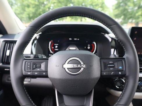 New 2026 Nissan Pathfinder SL w/ SL Premium Package AWD/4WD image 11