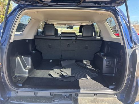 Used 2022 Toyota 4Runner SR5 Premium w/ Moonroof Package image 8