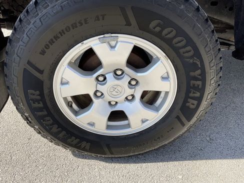 Used 2015 Toyota Tacoma 4x4 Double Cab image 7