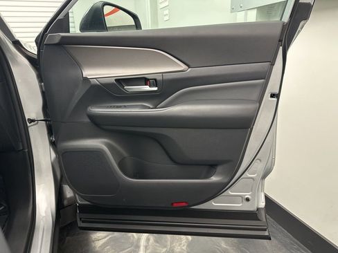 Used 2024 Toyota Grand Highlander XLE image 9