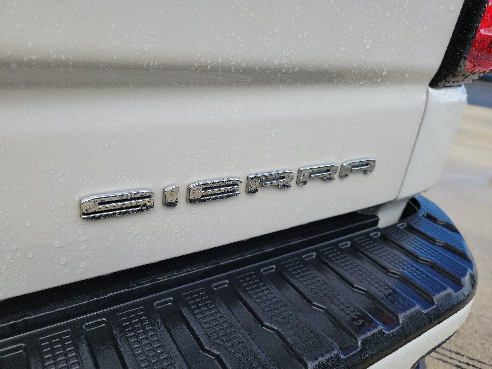 Used 2025 GMC Sierra 1500 Denali w/ Denali Reserve Package AWD/4WD image 11