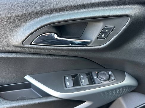 New 2026 Chevrolet Trax LS w/ LS Convenience Package FWD image 11