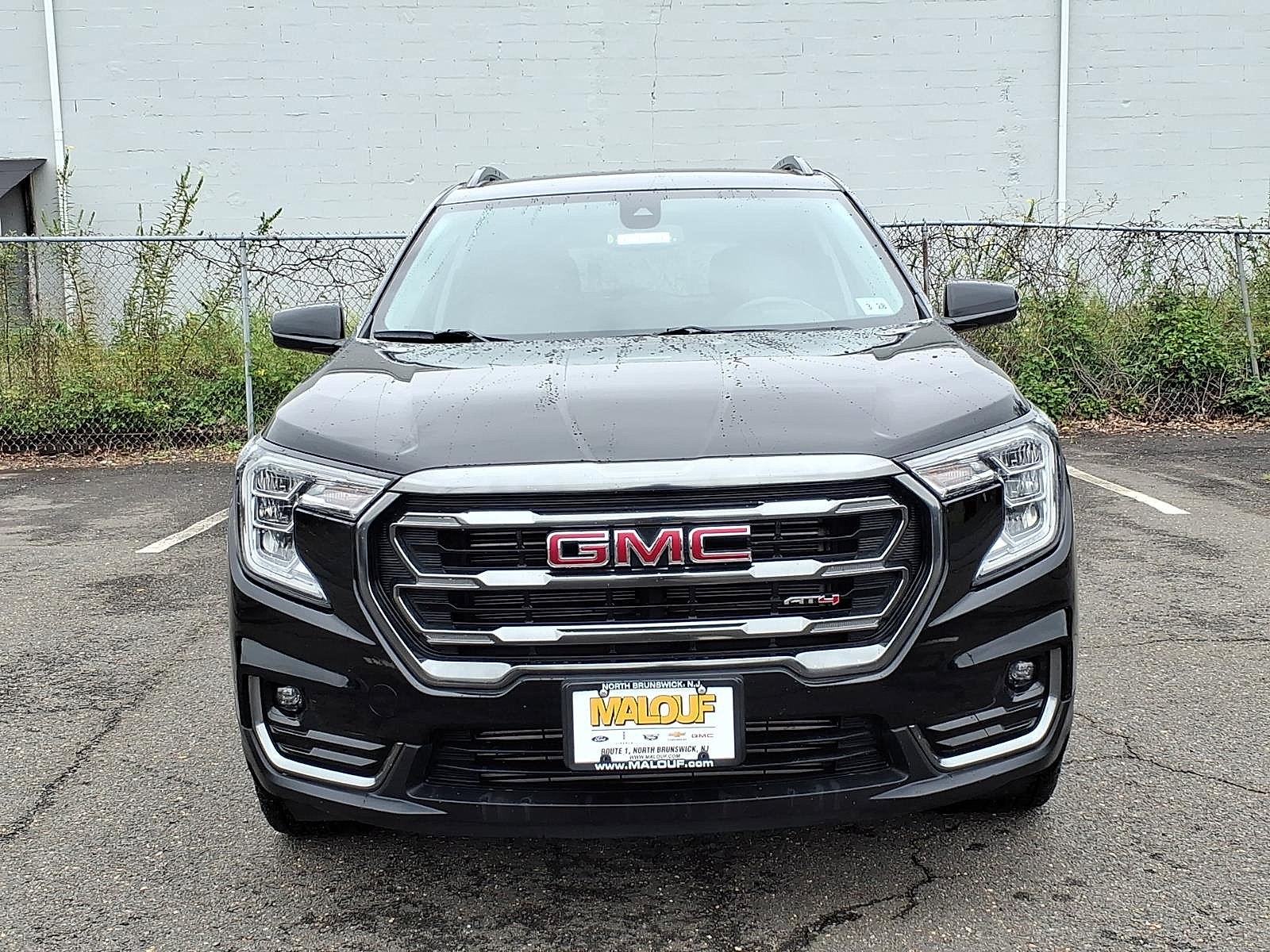 Used 2023 GMC Terrain AT4 AWD/4WD image 2