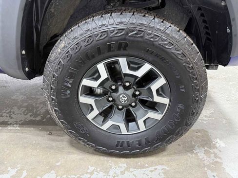 Used 2023 Toyota Tacoma TRD Off-Road image 6