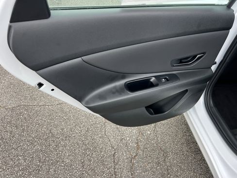 New 2025 Hyundai Elantra Sport image 12