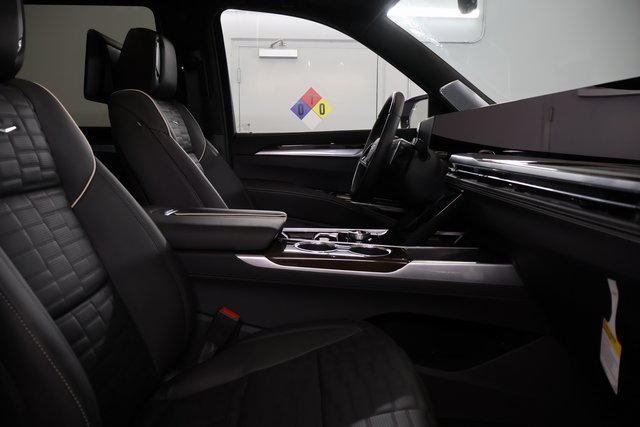 New 2026 Cadillac Escalade Platinum Sport w/ LPO, ONYX Package AWD/4WD image 27