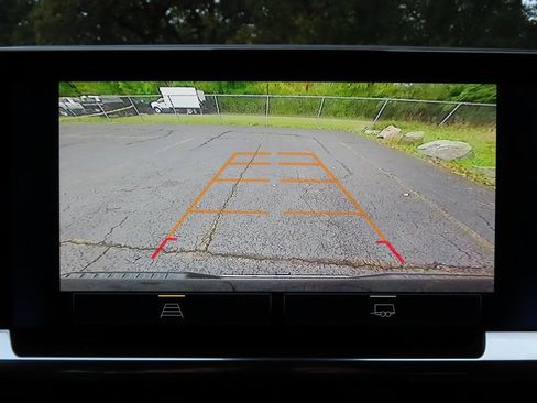 Used 2025 Chevrolet Silverado 1500 LT image 5