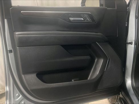 Used 2025 Chevrolet Tahoe LT image 9