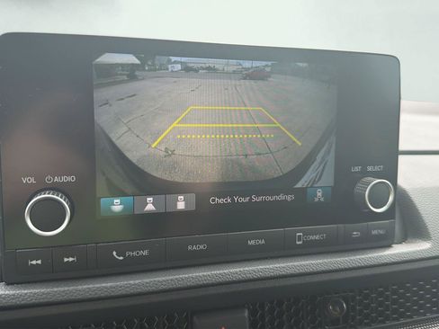 Used 2025 Honda CR-V EX image 9