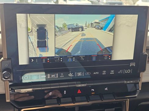 Used 2024 GMC Hummer EV 2X AWD/4WD image 31