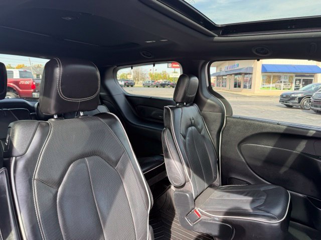 Used 2020 Chrysler Pacifica Limited FWD image 39