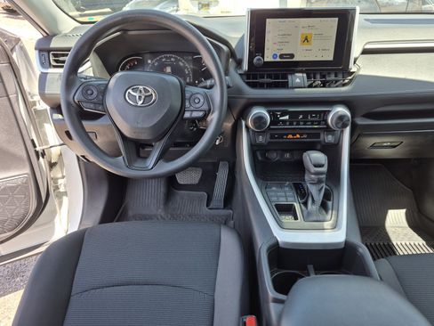 Used 2023 Toyota RAV4 LE AWD/4WD image 18