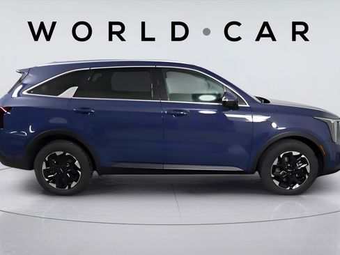 Used 2025 Kia Sorento S w/ Panoramic Sunroof Package FWD image 2