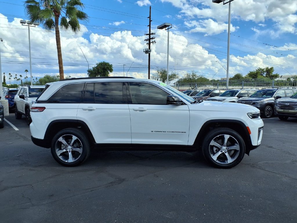 Used 2026 Jeep Grand Cherokee Limited w/ Luxury Tech Group II AWD/4WD image 10