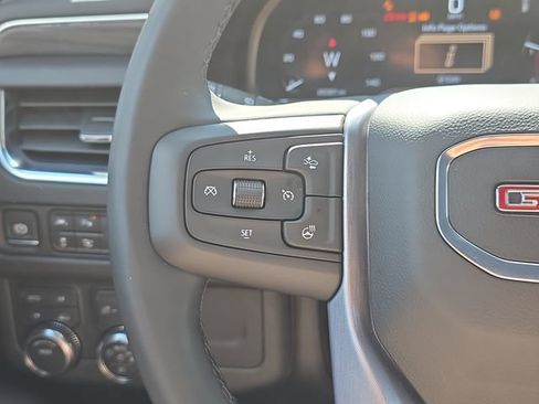 Used 2024 GMC Yukon SLT w/ SLT Premium Package AWD/4WD image 19