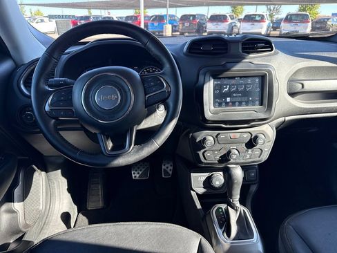 Used 2018 Jeep Renegade Limited AWD/4WD image 10