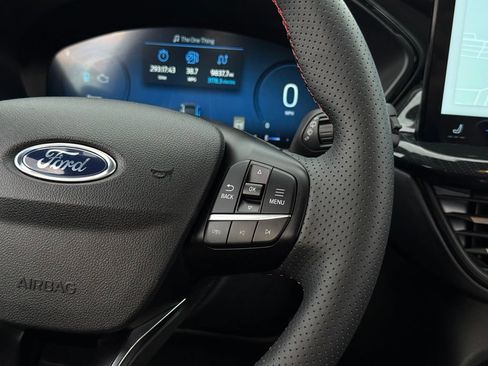 Used 2025 Ford Escape ST-Line Elite w/ Premium Technology Package AWD/4WD image 9