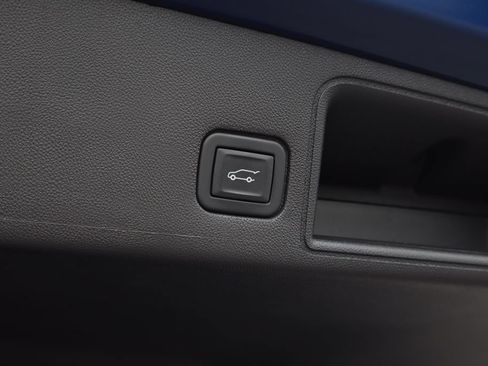 Used 2022 GMC Terrain SLT w/ Infotainment Package II FWD image 27