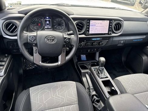 Used 2023 Toyota Tacoma TRD Off-Road image 10
