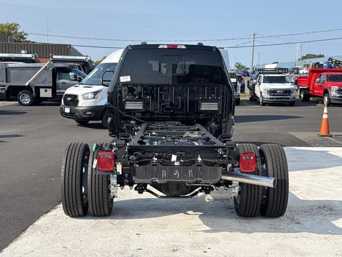 New 2026 Ford F550 4x4 Crew Cab image 4