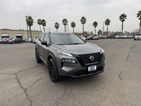 Used 2021 Nissan Rogue S image 3