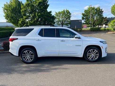 Used 2023 Chevrolet Traverse High Country AWD/4WD image 7
