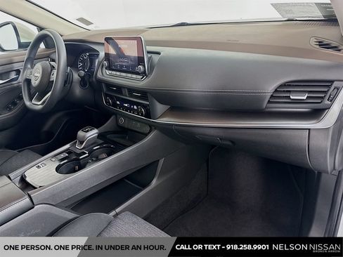 Used 2023 Nissan Rogue SV FWD image 27