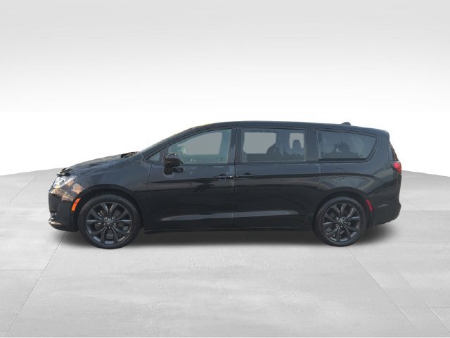 Used 2020 Chrysler Pacifica Touring w/ S Appearance Package FWD image 7
