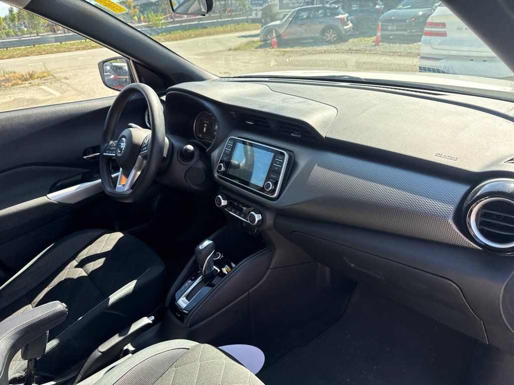 Used 2020 Nissan Kicks SV FWD image 21
