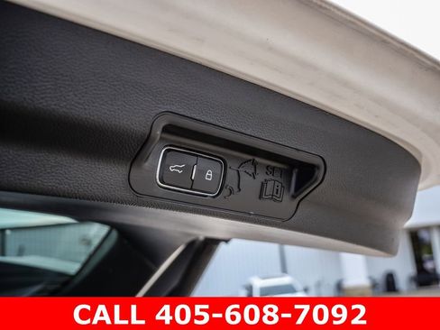 Used 2023 Ford Explorer XLT w/ Equipment Group 202A RWD image 14